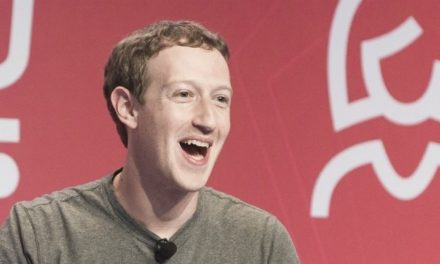 Heboh Meme Foto Liburan Bos Facebook Mark Zuckerberg, Kok Mirip Jocker?