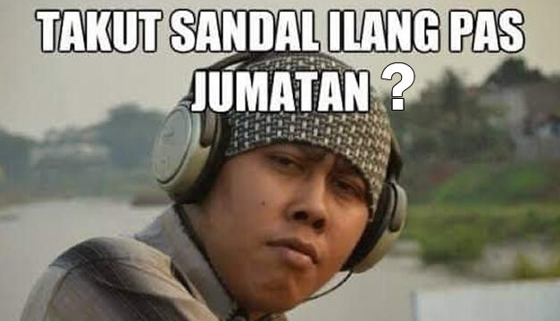 10 Meme Kehilangan Sandal ini Bikin Ketawa Kesal